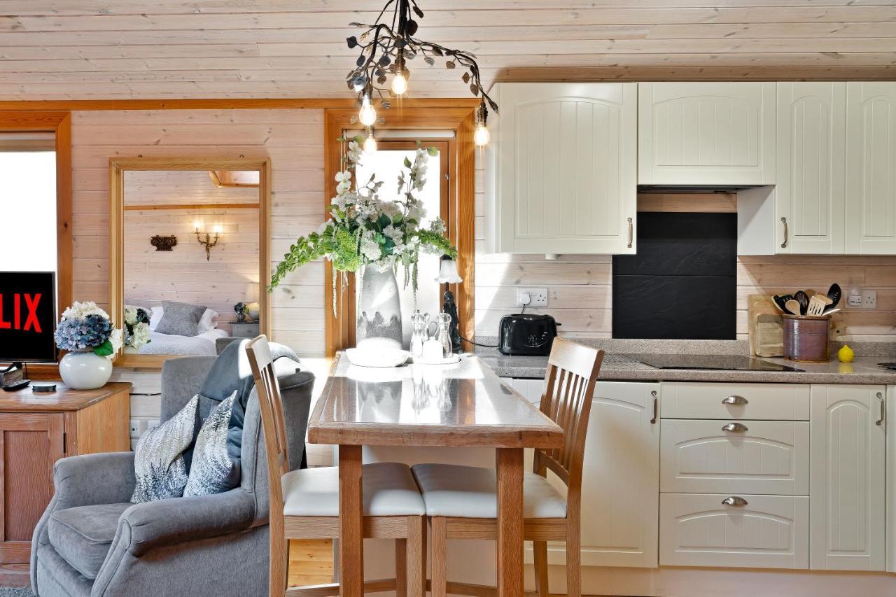 The Lodge - Luxury Lodge With Super King Size Bed, Kitchen & Shower Room Hurstpierpoint Exteriér fotografie