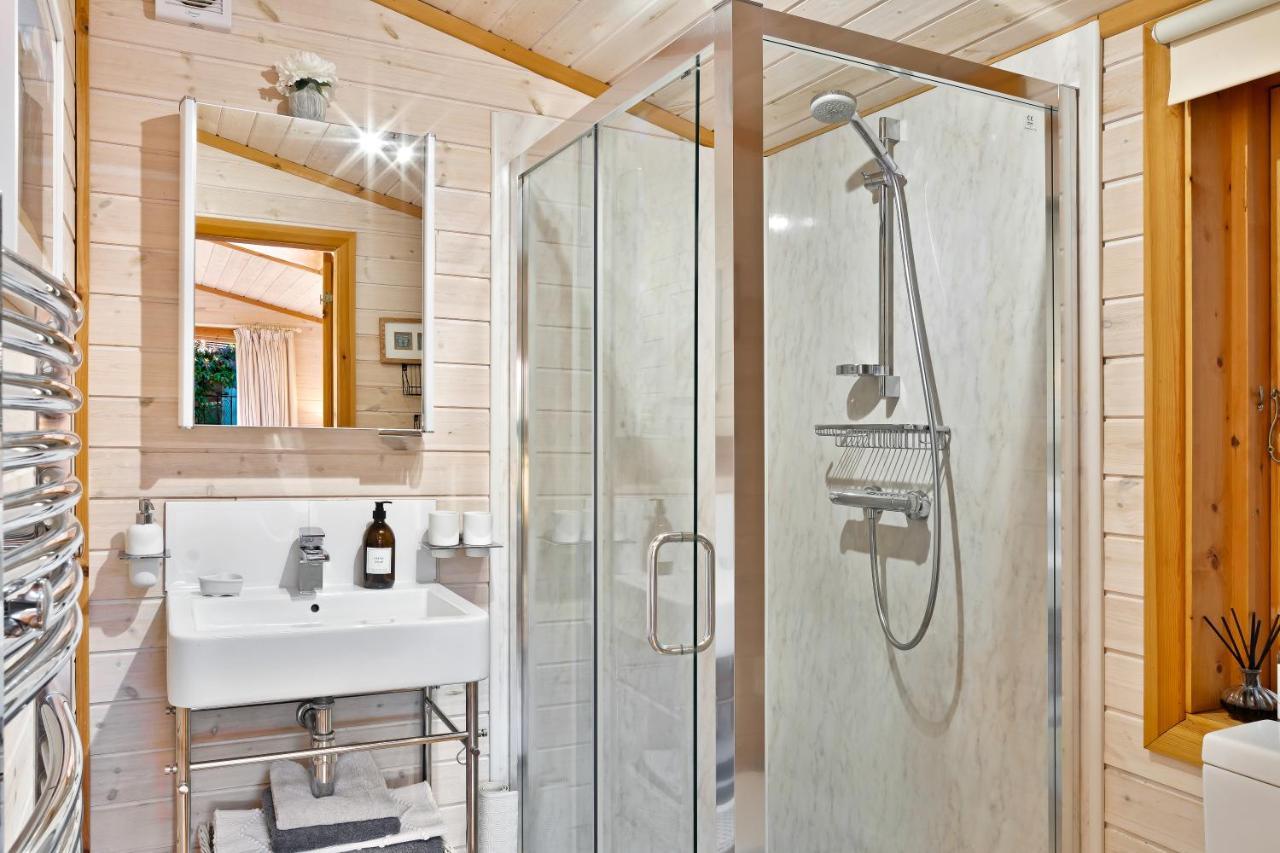 The Lodge - Luxury Lodge With Super King Size Bed, Kitchen & Shower Room Hurstpierpoint Exteriér fotografie